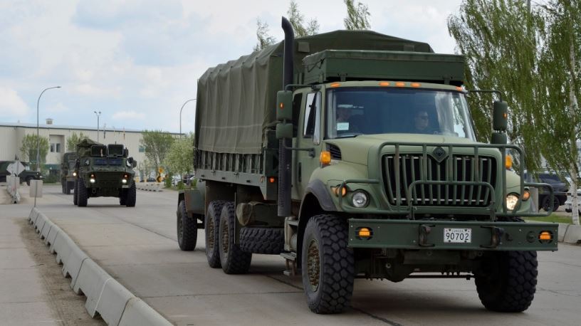 Fuerzas militares canadienses se movilizan para ayudar en la lucha
