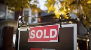 Las ventas de casas cayeron un 44 % con respecto al año pasado