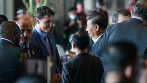 Gobierno de Trudeau revela un plan para enfrentar una China 'cada vez más perturbadora'