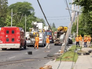 Choque corta poste hidroeléctrico y deja barrios londinenses sin electricidad