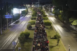 AMLO dice que 10.000 migrantes al día se dirigen a la frontera con Estados Unidos
