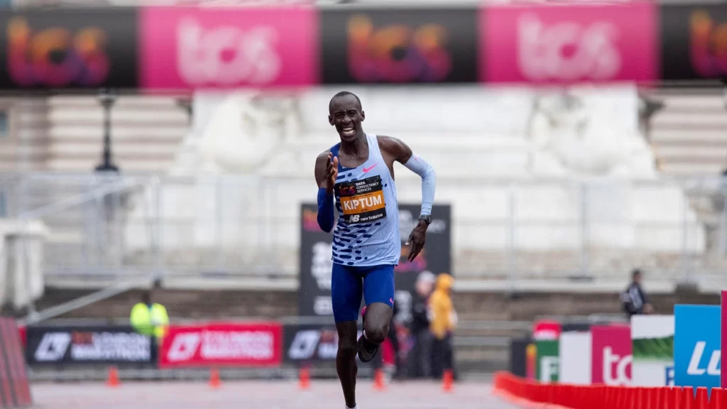 Luto en el Atletismo: Kiptum, recordman mundial de maratón, murió en un accidente